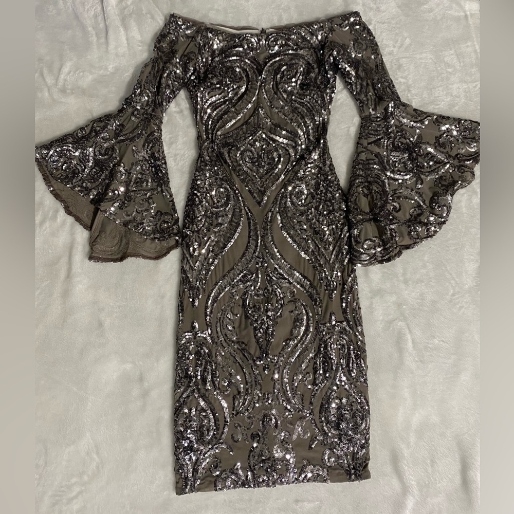 Betsy & Adam Sequenced Dress Size 4